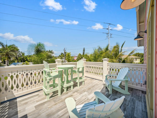 Duplex off Gulf Drive and 76th within walking distance to the beach